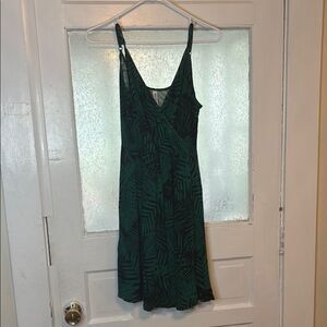 Weaczzy Women’s Green Fern Print Spaghetti Strap Midi Dress Size Medium